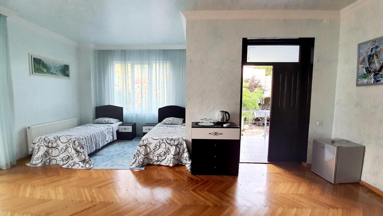 Calypso Kvariati Hotel Екстер'єр фото
